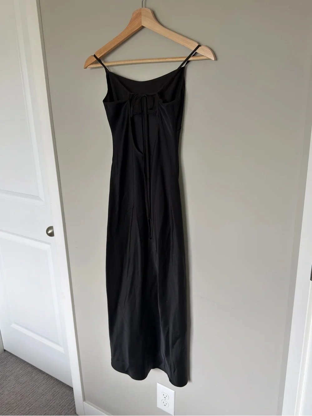 Aritzia Black satin slip midi dress size S open back tie detail - Picture 7 of 8